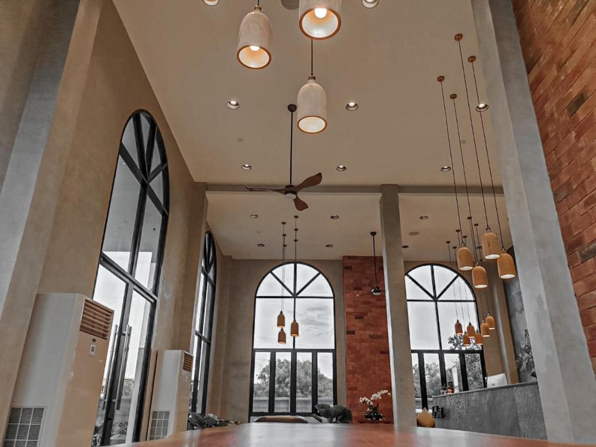 Le Lert Hotel Ratchaburi Zewnętrze zdjęcie